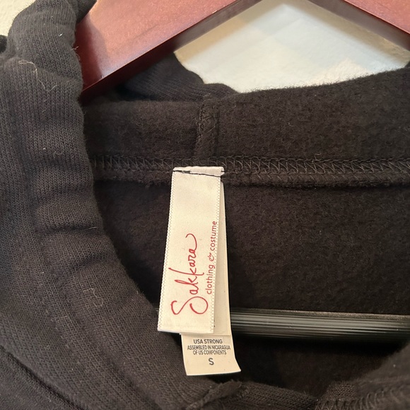 NWT Sakkara hooded, star-sparkled crop top - Picture 2 of 3